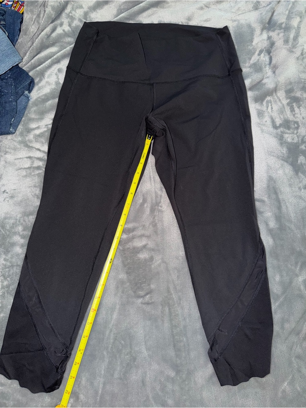 Lululemon scalloped leg leggings